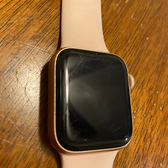 APPLE WATCH SERIES 5 - Picture 2 of 3